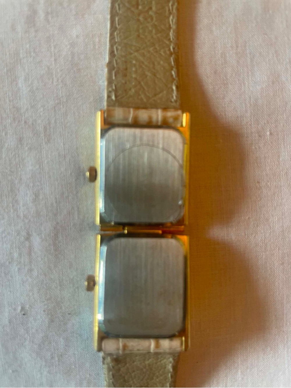 De Long Double Face Quartz Watch in Cream and Gold - Picture 3 of 7